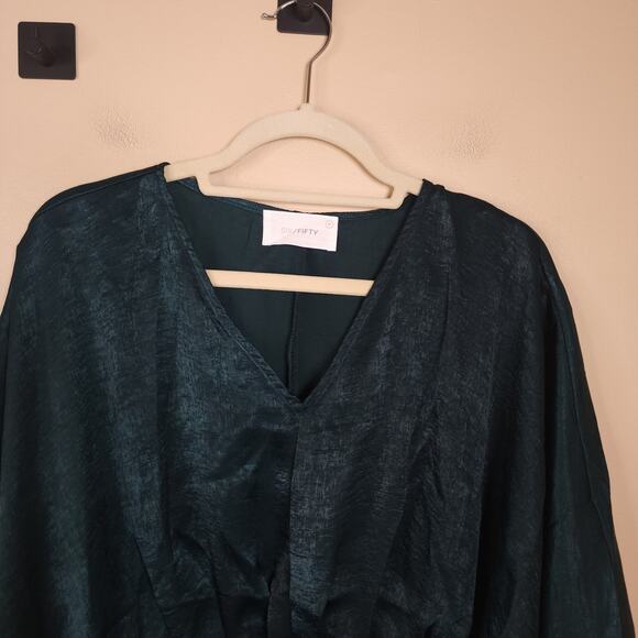 Six/Fifty Batwing Sleeve Empire Waist V-neck Blouse in Hunter Green Size M - Picture 2 of 10